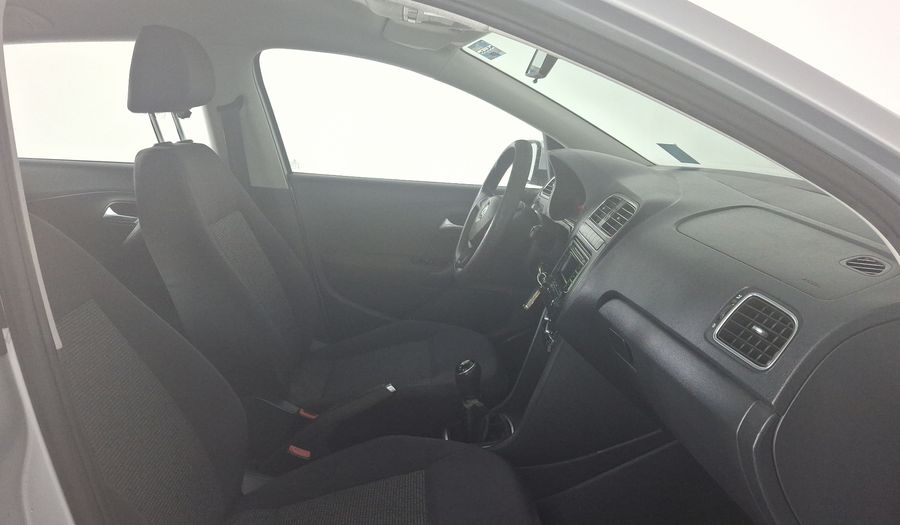 Volkswagen Polo 1.6 MT Hatchback 2015