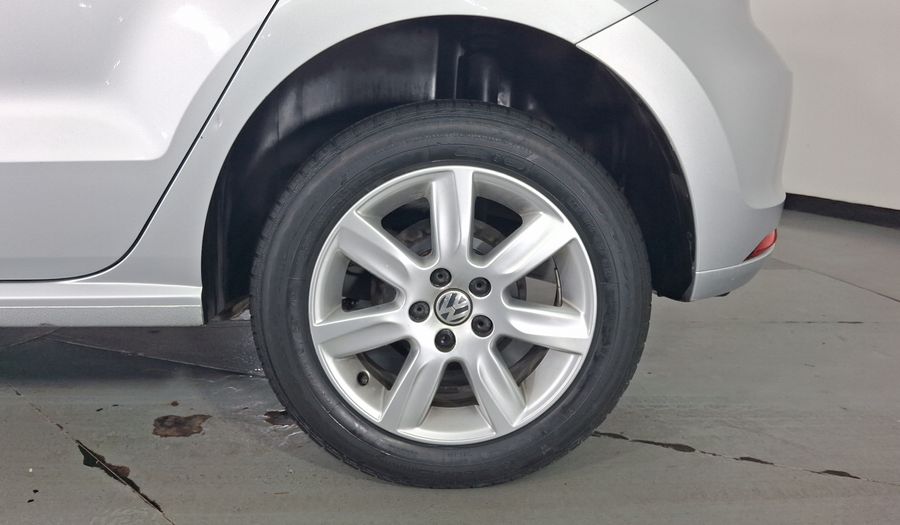Volkswagen Polo 1.6 MT Hatchback 2015