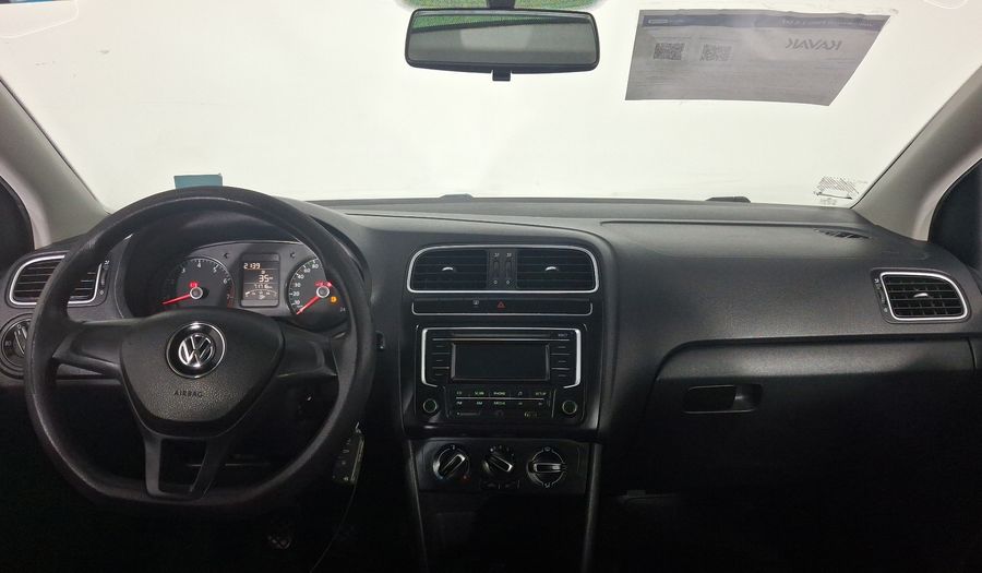Volkswagen Polo 1.6 MT Hatchback 2015