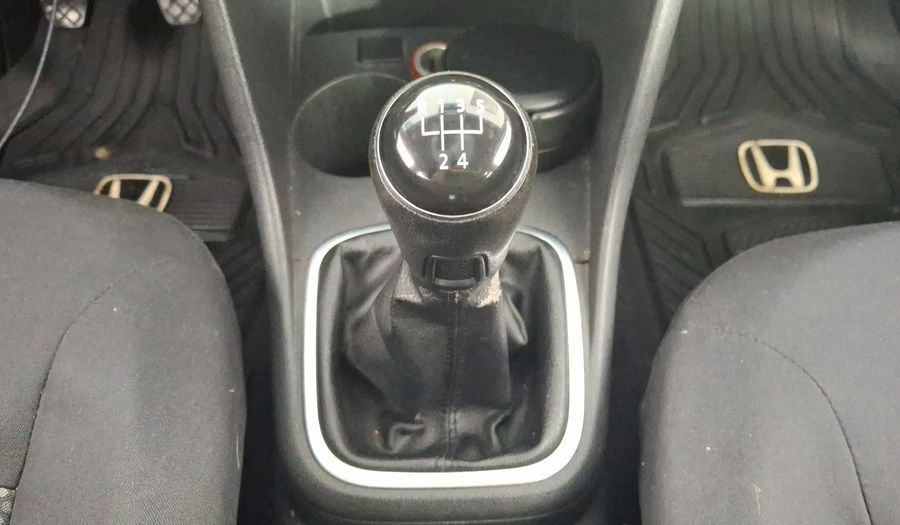 Volkswagen Polo 1.6 MT Hatchback 2015