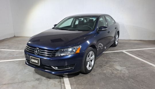 Volkswagen • Passat