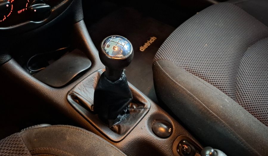 Peugeot 206 XT 1.6 Hatchback 2008