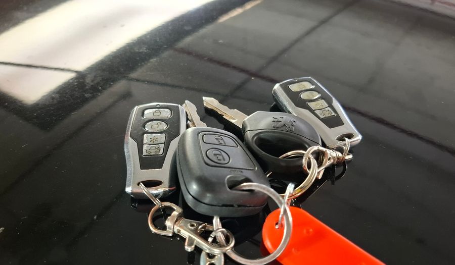 Peugeot 206 XT 1.6 Hatchback 2008