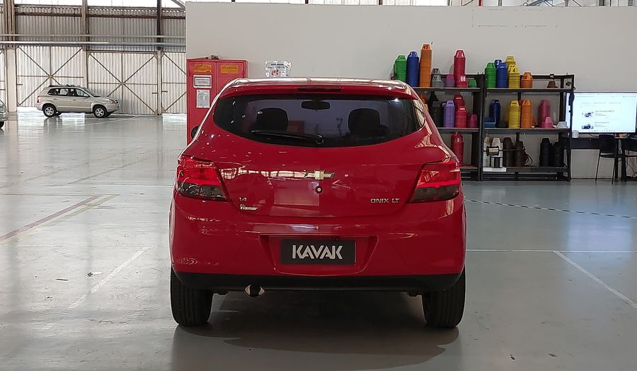 Chevrolet Onix MPFI LT Hatchback 2015