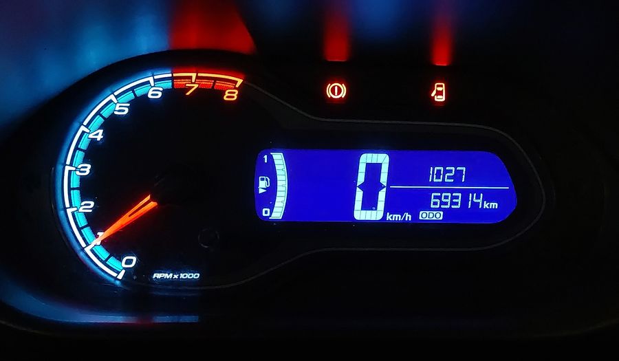 Chevrolet Onix MPFI LT Hatchback 2015