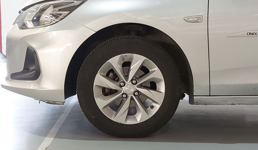 Chevrolet Onix TURBO  PLUS LT Sedan 2020