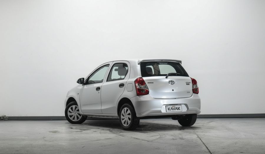 Toyota Etios 1.5 X Hatchback 2022
