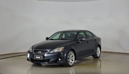 Lexus • IS