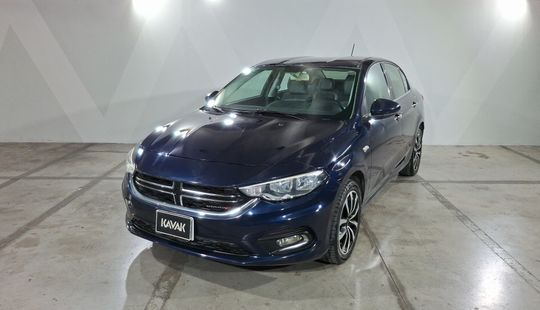 2017 • 48,454 km • Automático