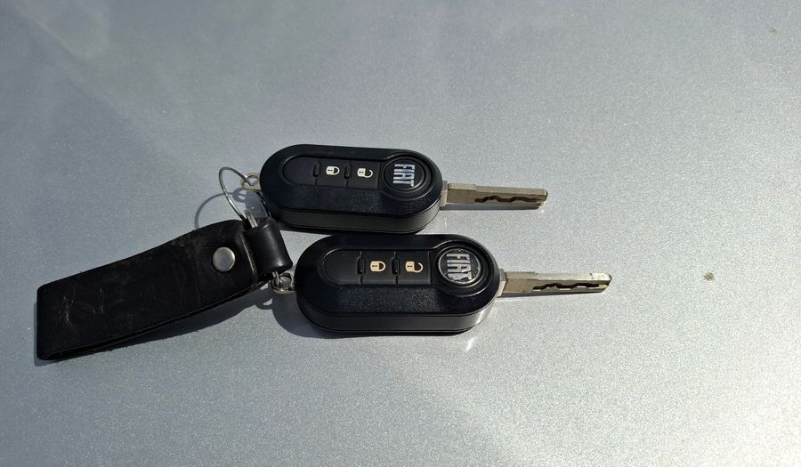 Fiat Mobi 1.0 LIKE Hatchback 2022