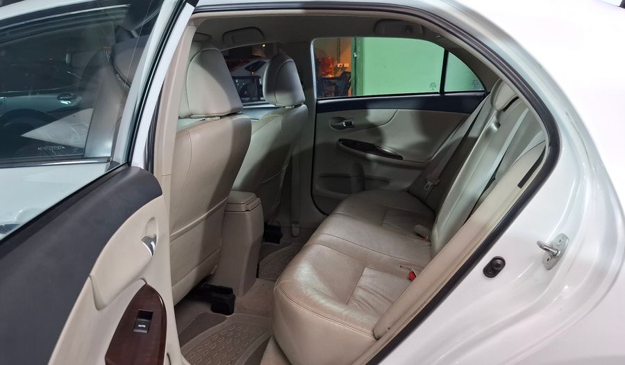 Toyota Corolla 1.8 SE-G AUTO Sedan 2013