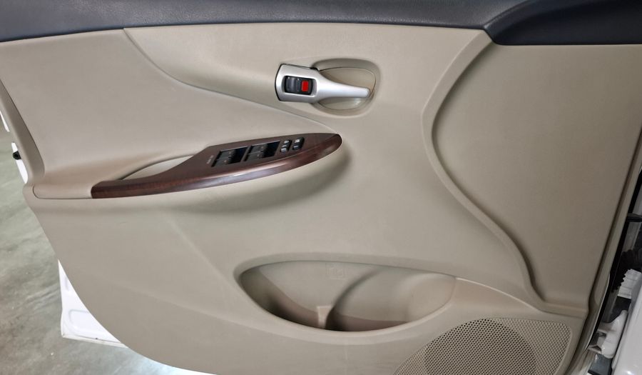 Toyota Corolla 1.8 SE-G AUTO Sedan 2013