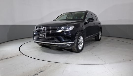 Volkswagen • Touareg