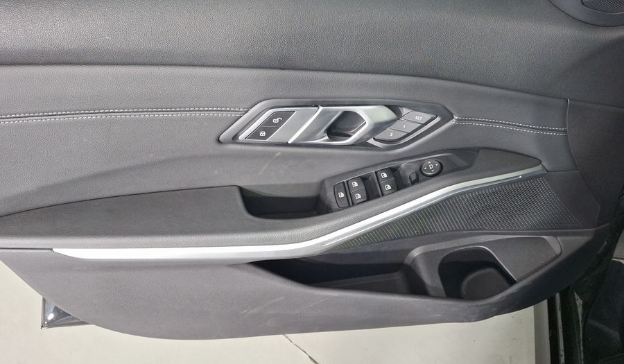 Bmw Serie 3 2.0 330I AUTO Sedan 2021