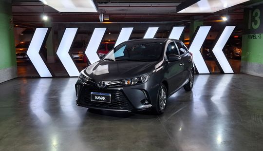 Toyota • Yaris