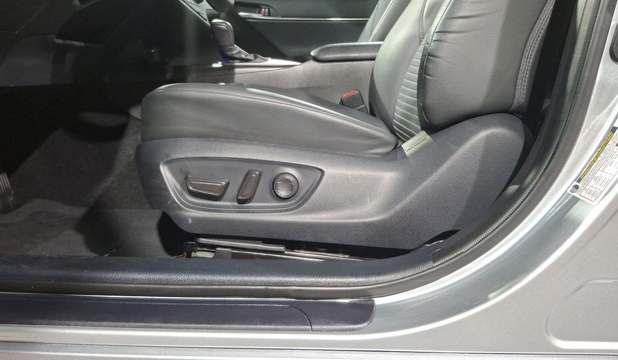 Toyota Camry 2.5 HEV SE AUTO Sedan 2024