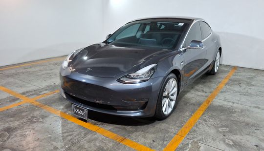 Tesla • Model 3