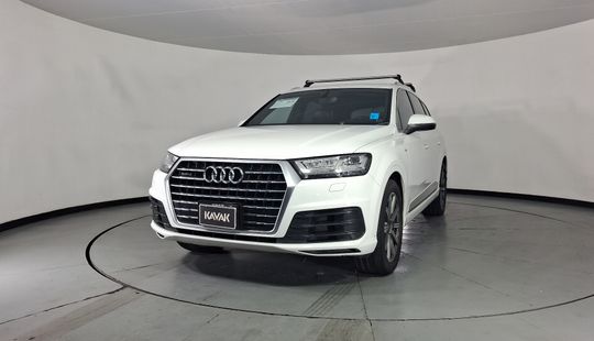 Audi • Q7