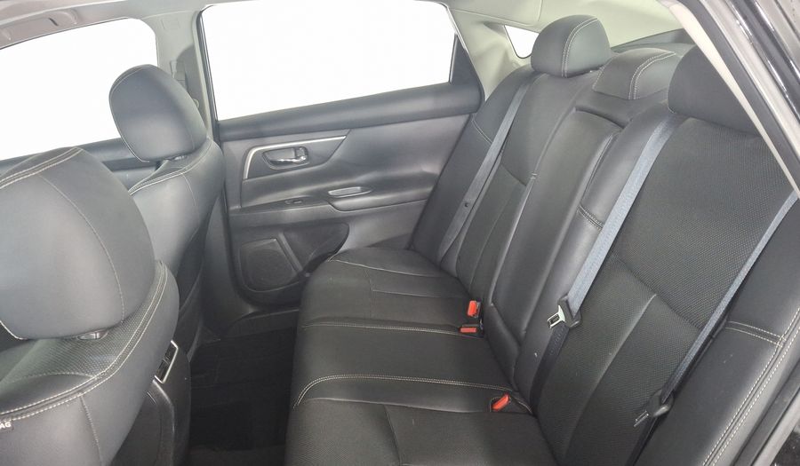 Nissan Altima 2.5 ADVANCE NAVI CVT Sedan 2017