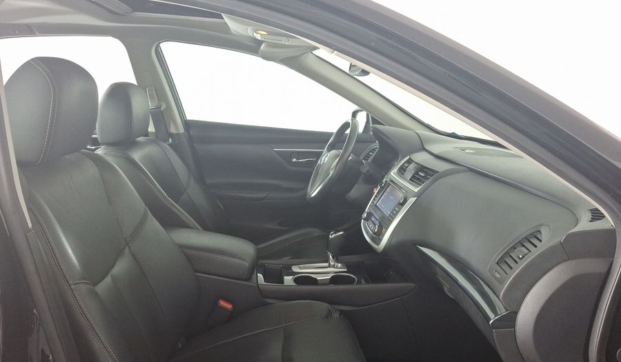 Nissan Altima 2.5 ADVANCE NAVI CVT Sedan 2017