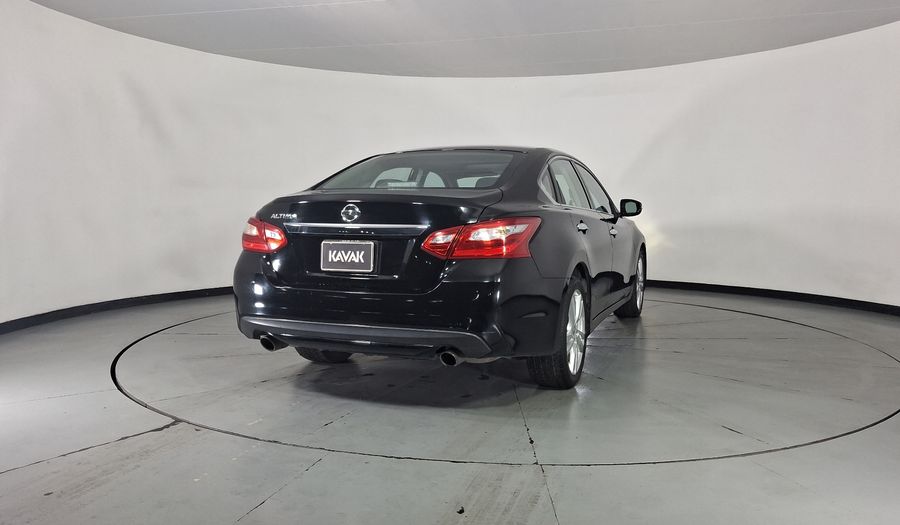 Nissan Altima 2.5 ADVANCE NAVI CVT Sedan 2017