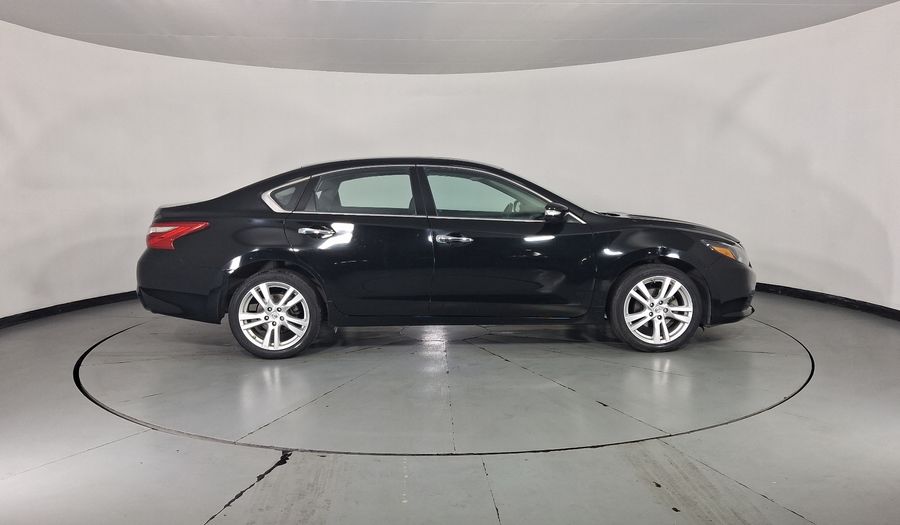 Nissan Altima 2.5 ADVANCE NAVI CVT Sedan 2017