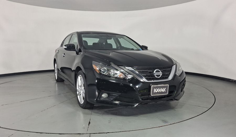 Nissan Altima 2.5 ADVANCE NAVI CVT Sedan 2017