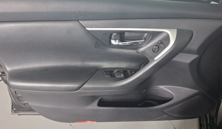 Nissan Altima 2.5 ADVANCE NAVI CVT Sedan 2017