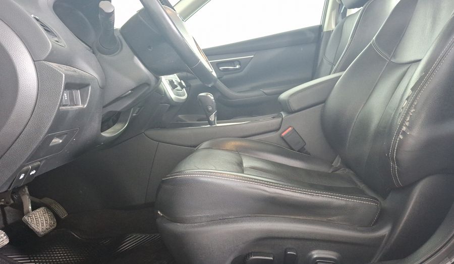 Nissan Altima 2.5 ADVANCE NAVI CVT Sedan 2017