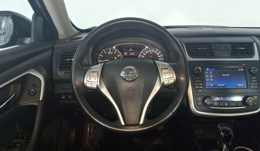Nissan Altima 2.5 ADVANCE NAVI CVT Sedan 2017