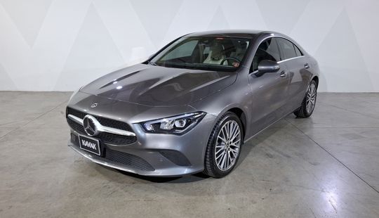 Mercedes Benz • Clase CLA