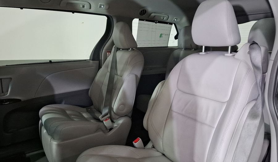 Toyota Sienna 3.5 XLE PIEL AT Minivan 2015