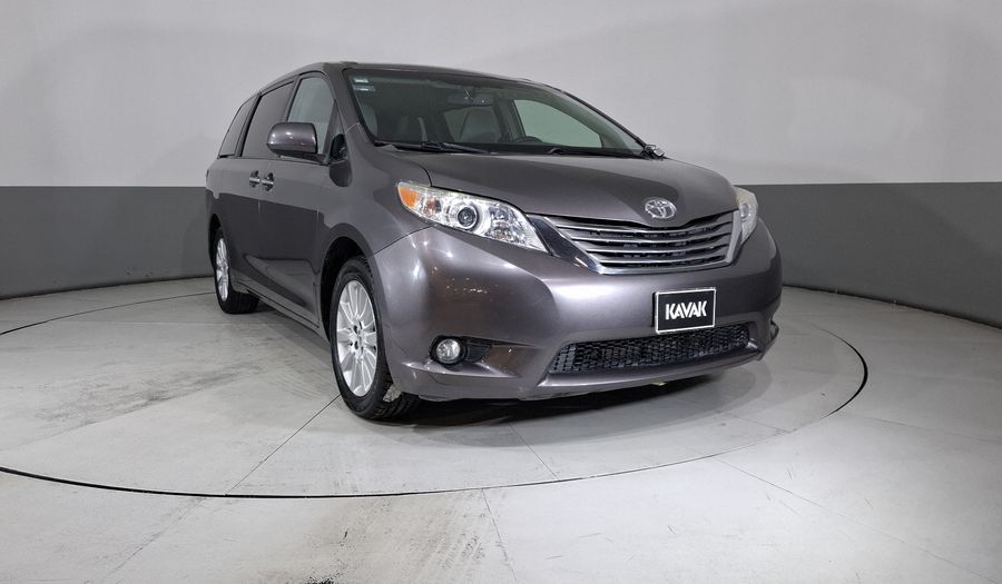Toyota Sienna 3.5 XLE PIEL AT Minivan 2015