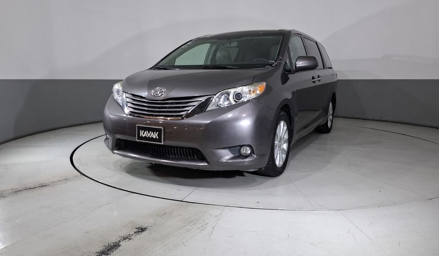Toyota Sienna 3.5 XLE PIEL AT Minivan 2015