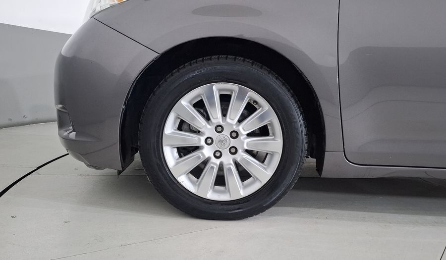 Toyota Sienna 3.5 XLE PIEL AT Minivan 2015