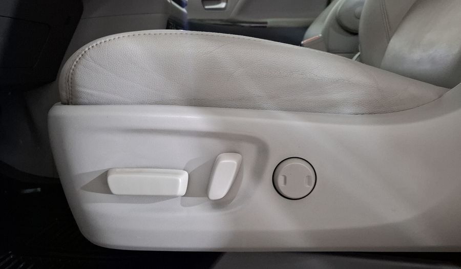 Toyota Sienna 3.5 XLE PIEL AT Minivan 2015