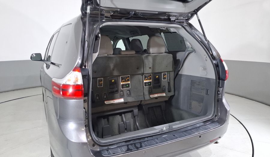 Toyota Sienna 3.5 XLE PIEL AT Minivan 2015