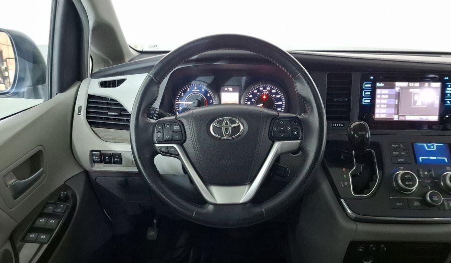 Toyota Sienna 3.5 XLE PIEL AT Minivan 2015