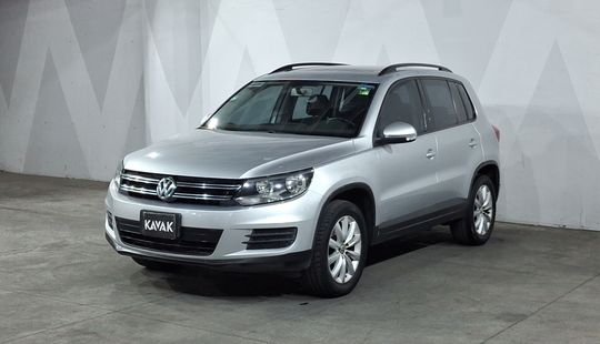 2017 • 123,560 km • Automático