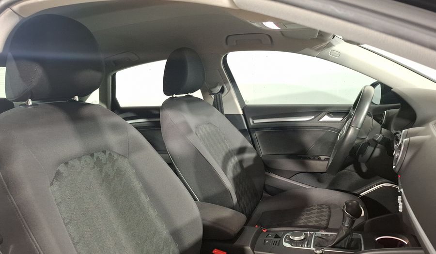 Audi A3 1.4 TFSI AMBIENTE S TRONIC Hatchback 2016