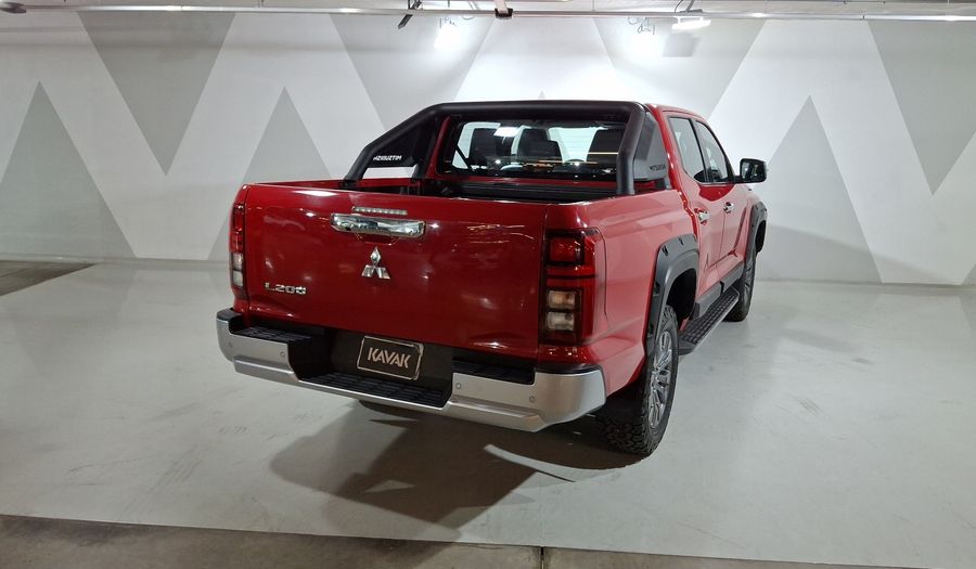 Mitsubishi L200 2.4 GLS LIMITED DIESEL AUTO 4WD Pickup 2025