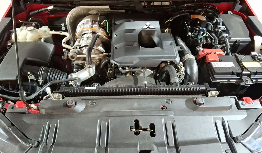 Mitsubishi L200 2.4 GLS LIMITED DIESEL AUTO 4WD Pickup 2025