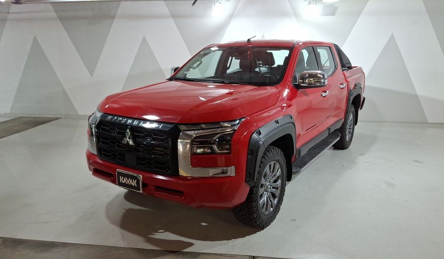 Mitsubishi L200 2.4 GLS LIMITED DIESEL AUTO 4WD Pickup 2025