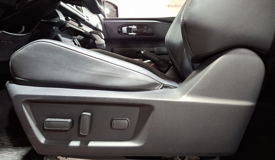 Mitsubishi L200 2.4 GLS LIMITED DIESEL AUTO 4WD Pickup 2025