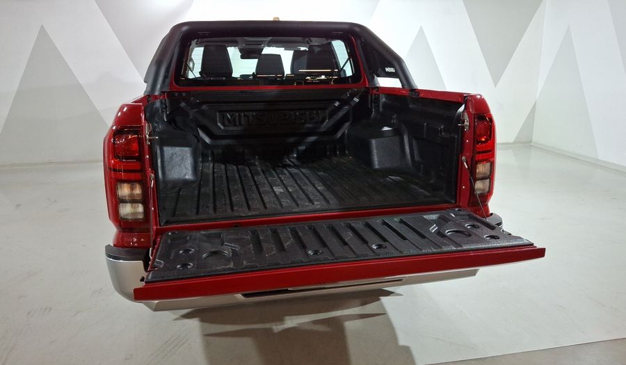 Mitsubishi L200 2.4 GLS LIMITED DIESEL AUTO 4WD Pickup 2025