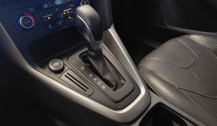 Ford Focus Iii 2.0 SE PLUS POWERSHIFT Sedan 2015