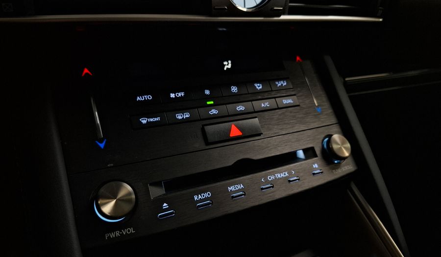 Lexus Is 2.5 300H LUXURY AUTO Sedan 2020