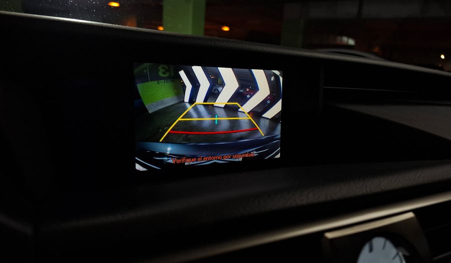 Lexus Is 2.5 300H LUXURY AUTO Sedan 2020