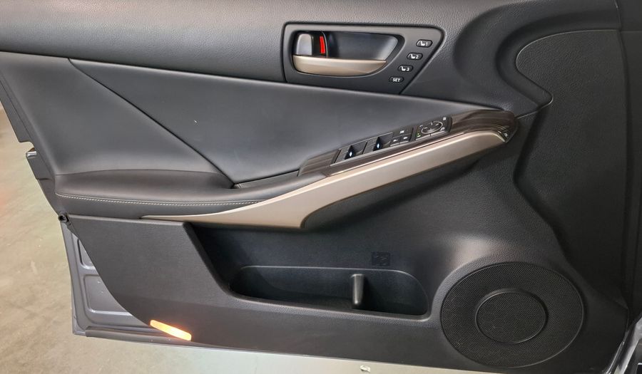 Lexus Is 2.5 300H LUXURY AUTO Sedan 2020