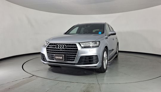 Audi • Q7